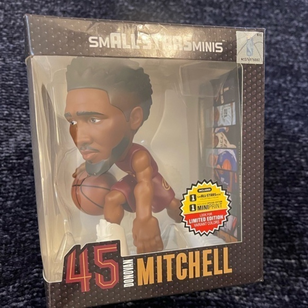 Donovan Mitchell smALL stars collectible *rare*